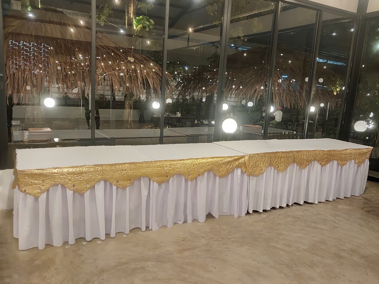 Sewa Meja Kotak Daerah Jakarta