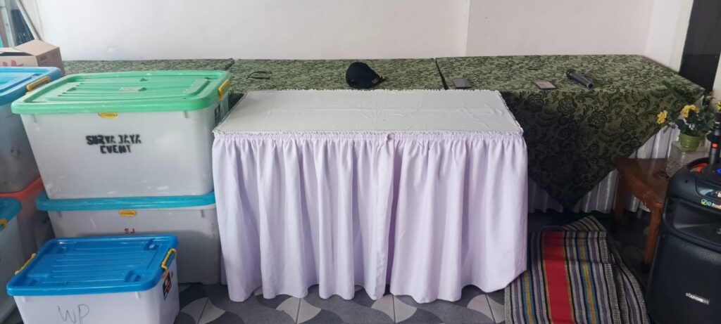 Sewa Meja Kotak Daerah Jakarta