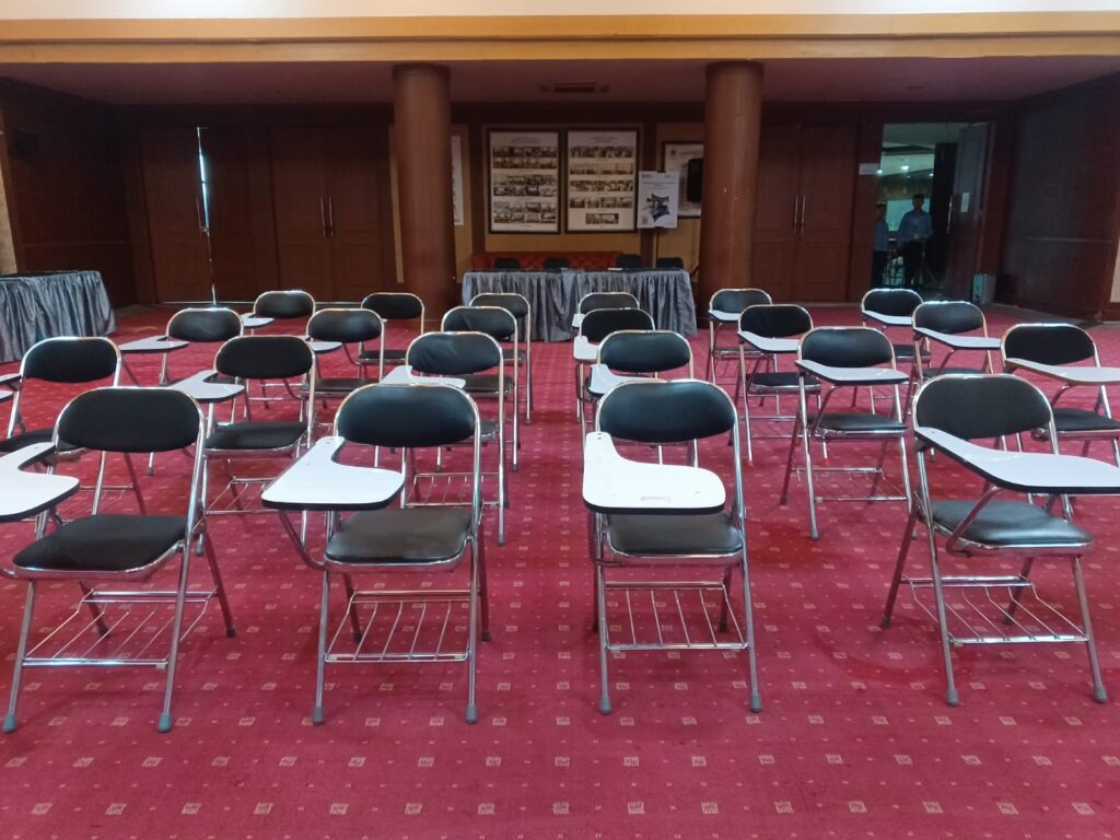 Sewa Kursi Kuliah Terdekat Bekasi Timur