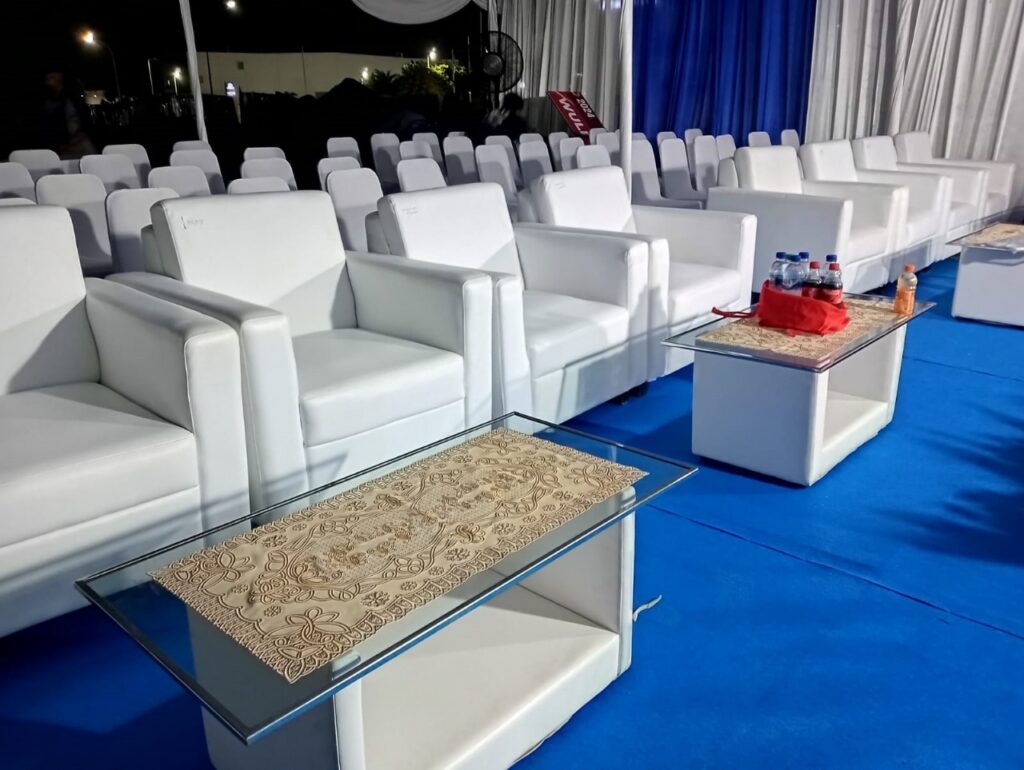 Sewa Meja VIP Kaca Bekasi Timur