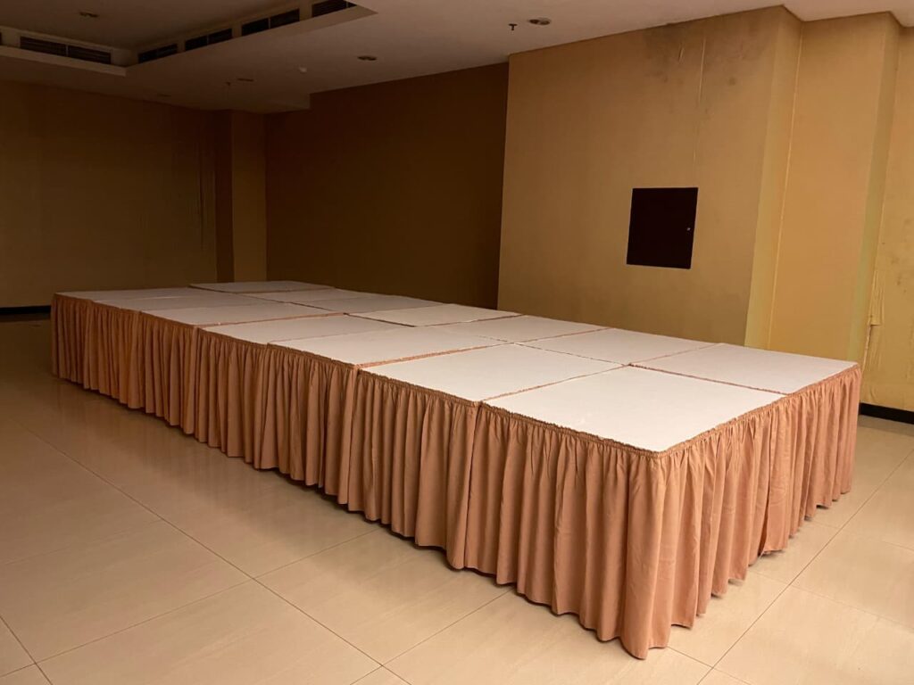 Sewa Meja Kotak Event Jakarta Pusat