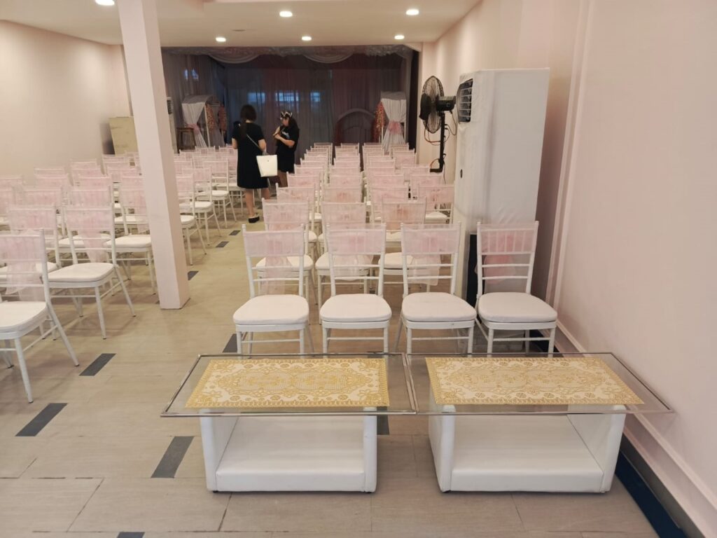 Sewa Meja VIP Kaca Tangerang