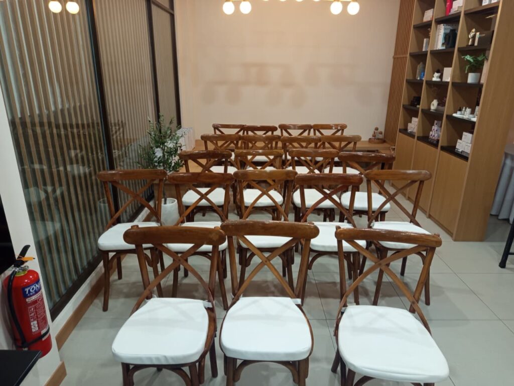 Sewa Kursi Crossback Event Bekasi Timur