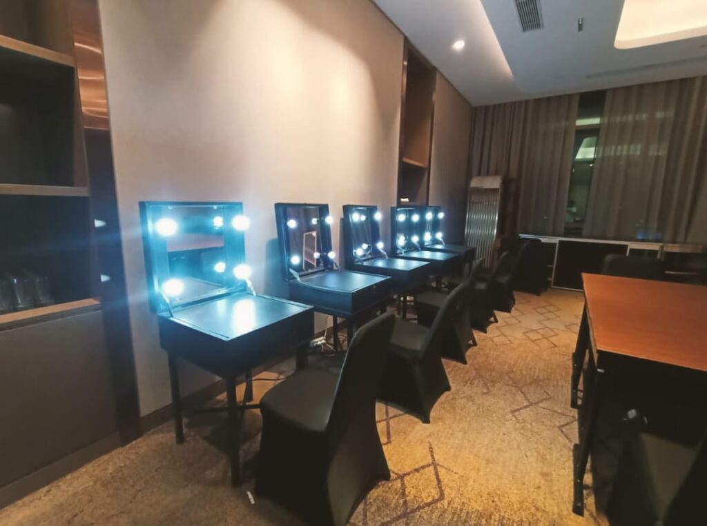 Sewa Meja Kaca Rias Depok