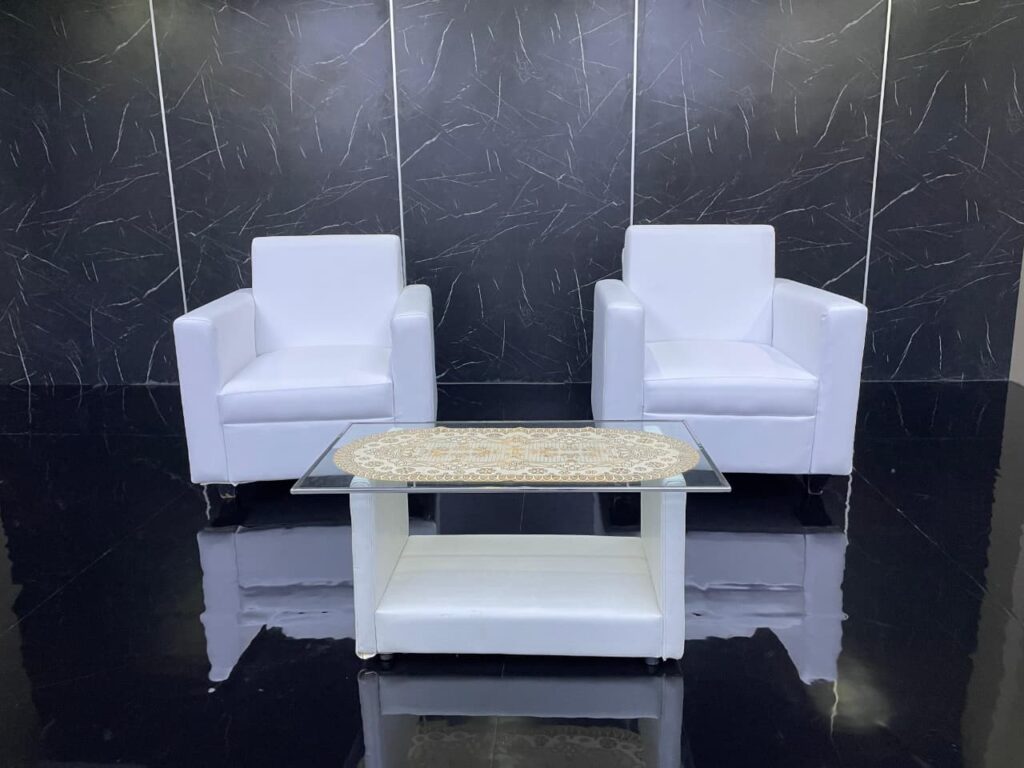 Sewa Meja VIP Kaca Tangerang