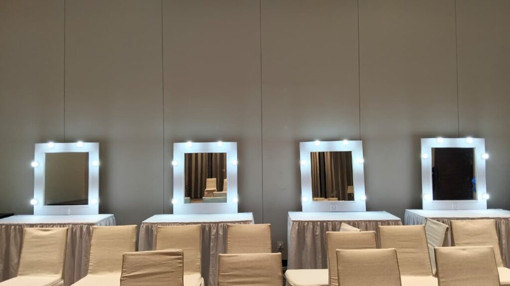 Sewa Meja Kaca Rias Depok