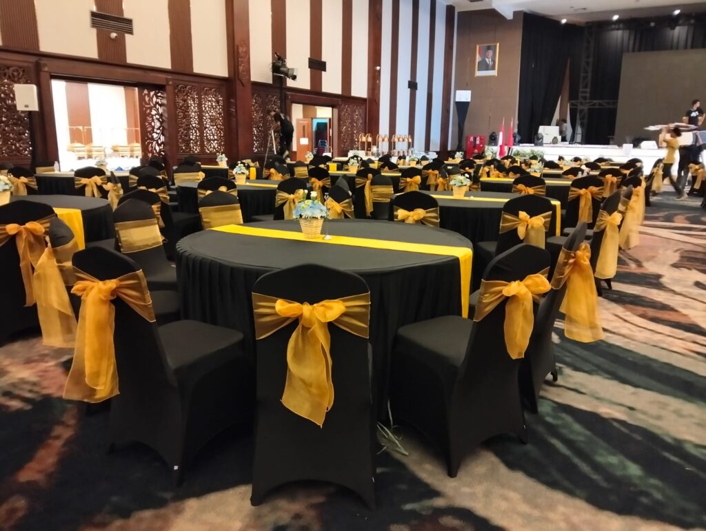 Sewa Meja Bulat Bekasi Timur