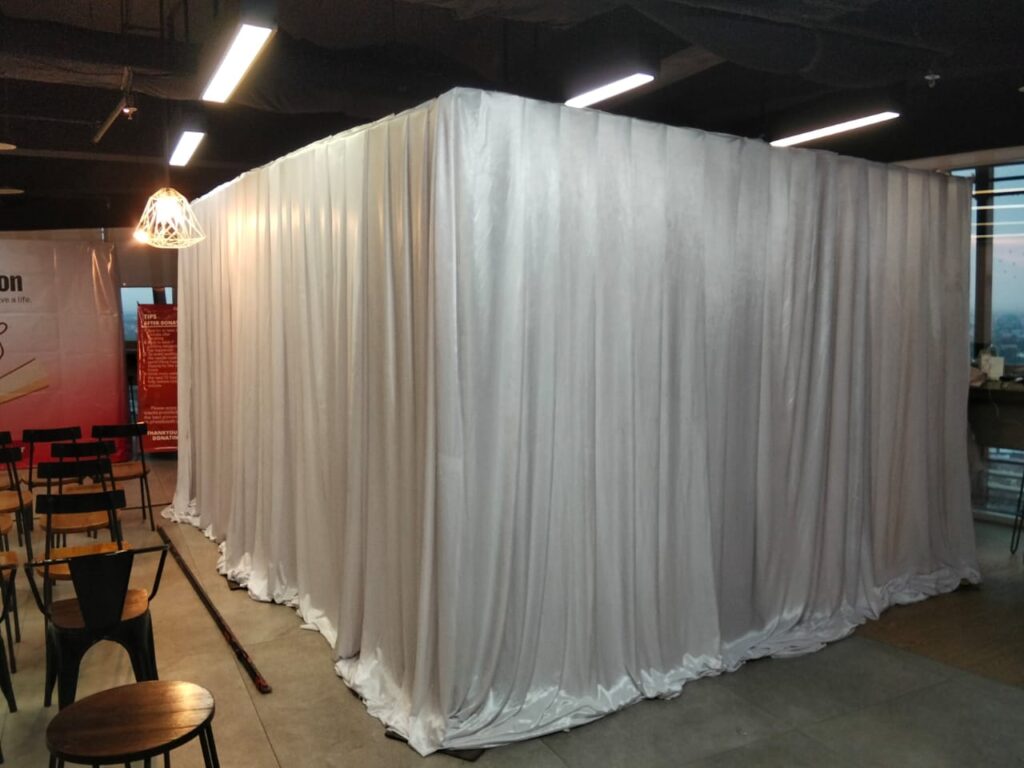 Sewa Tirai Hitam Starlight