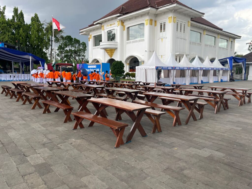 Sewa Meja & Kursi Taman Depok