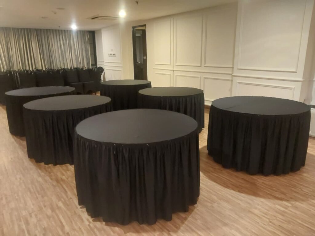 Sewa Meja Bulat Bekasi Timur