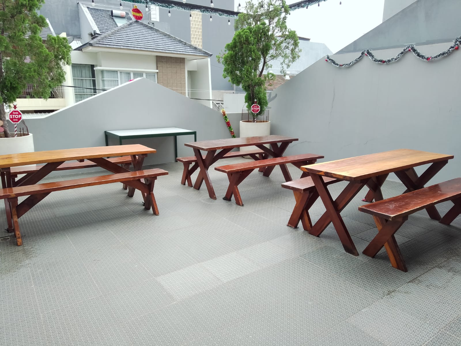 Sewa Meja & Kursi Taman Depok