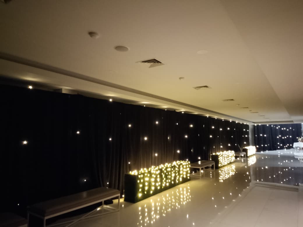 Sewa Tirai Hitam Starlight