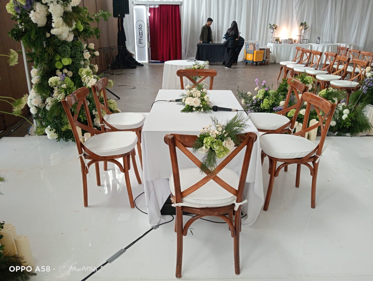 Sewa Kursi Crossback Jakarta selatan