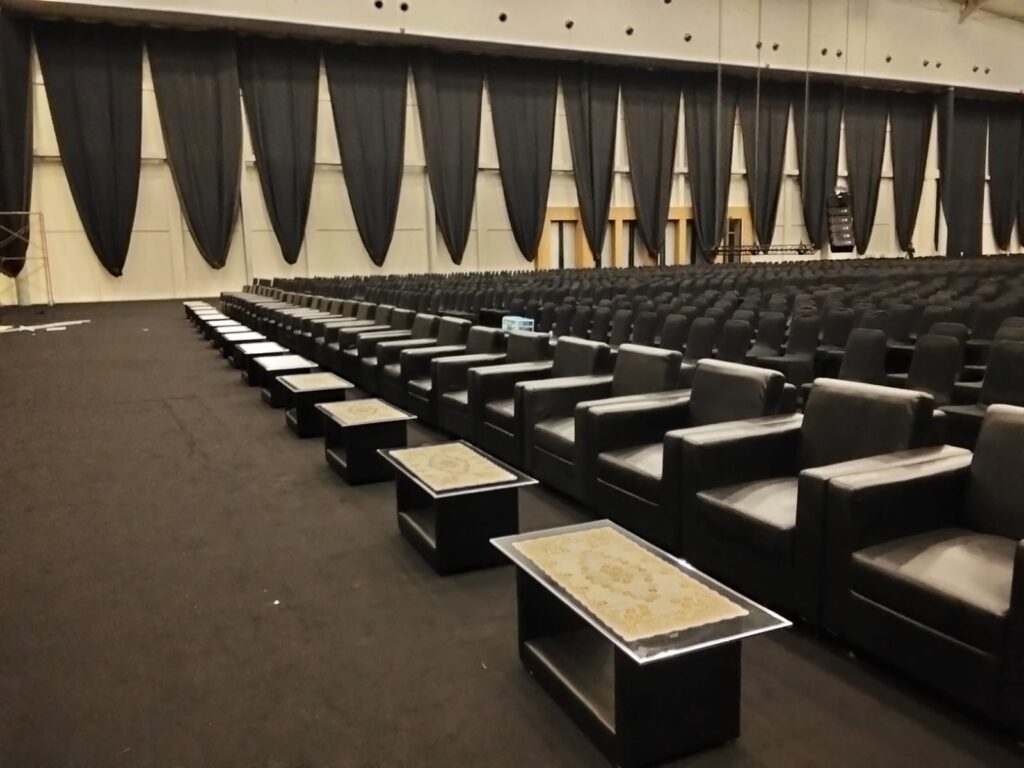 Sewa Meja Kaca VIP Jabodetabek