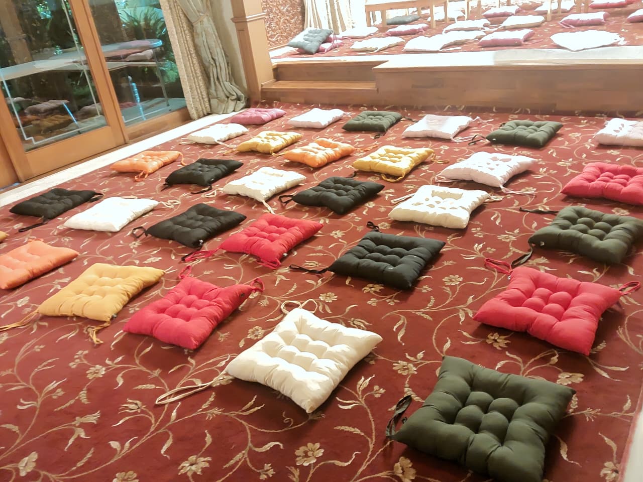 Sewa Bantal Lesehan Jakarta