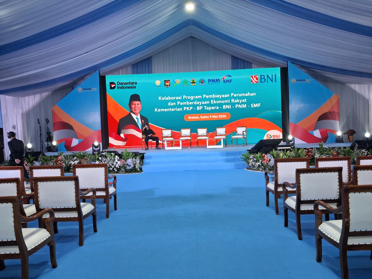 sewa backdrop dan wings