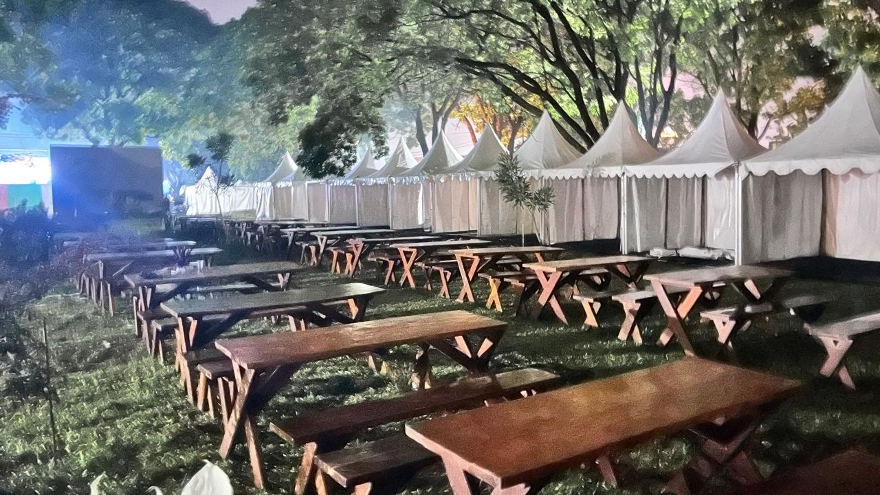 sewa set meja kursi taman