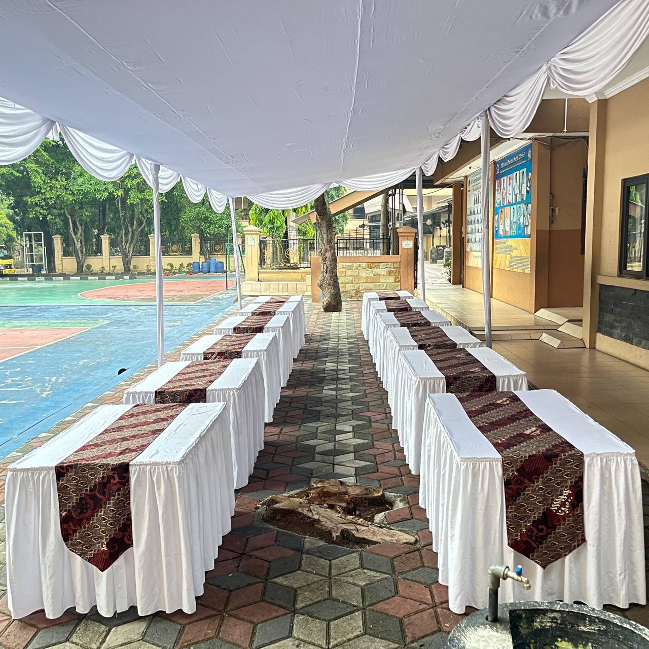 Jasa Sewa Meja Kotak